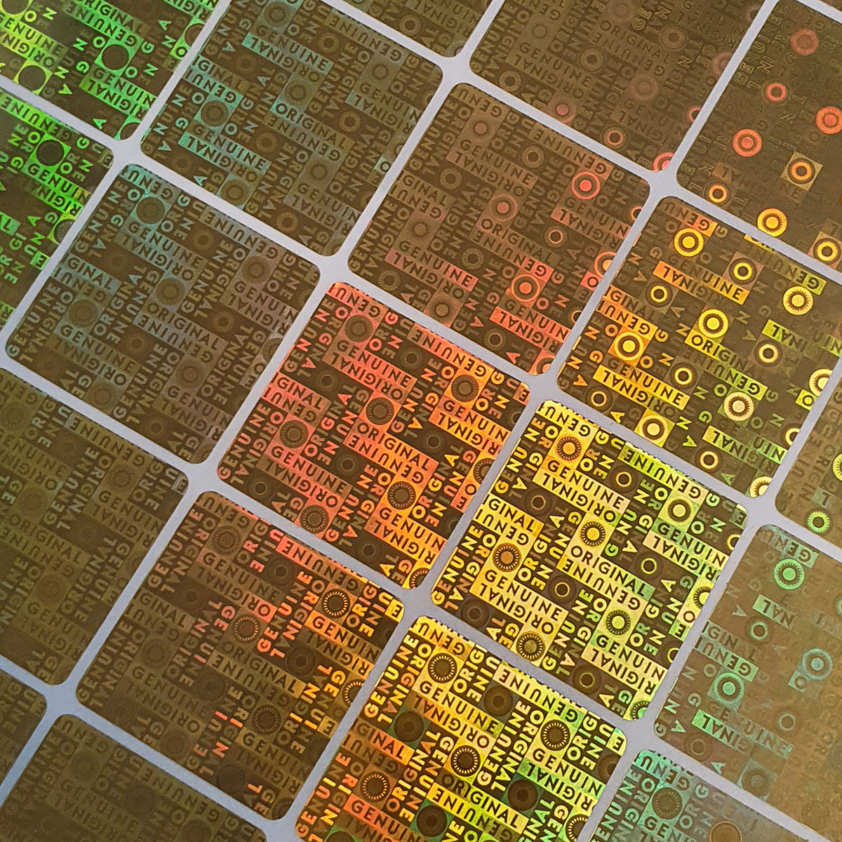 "Genuine" 3D Hologramm Sicherheitssiegel 25x25 mm Gold